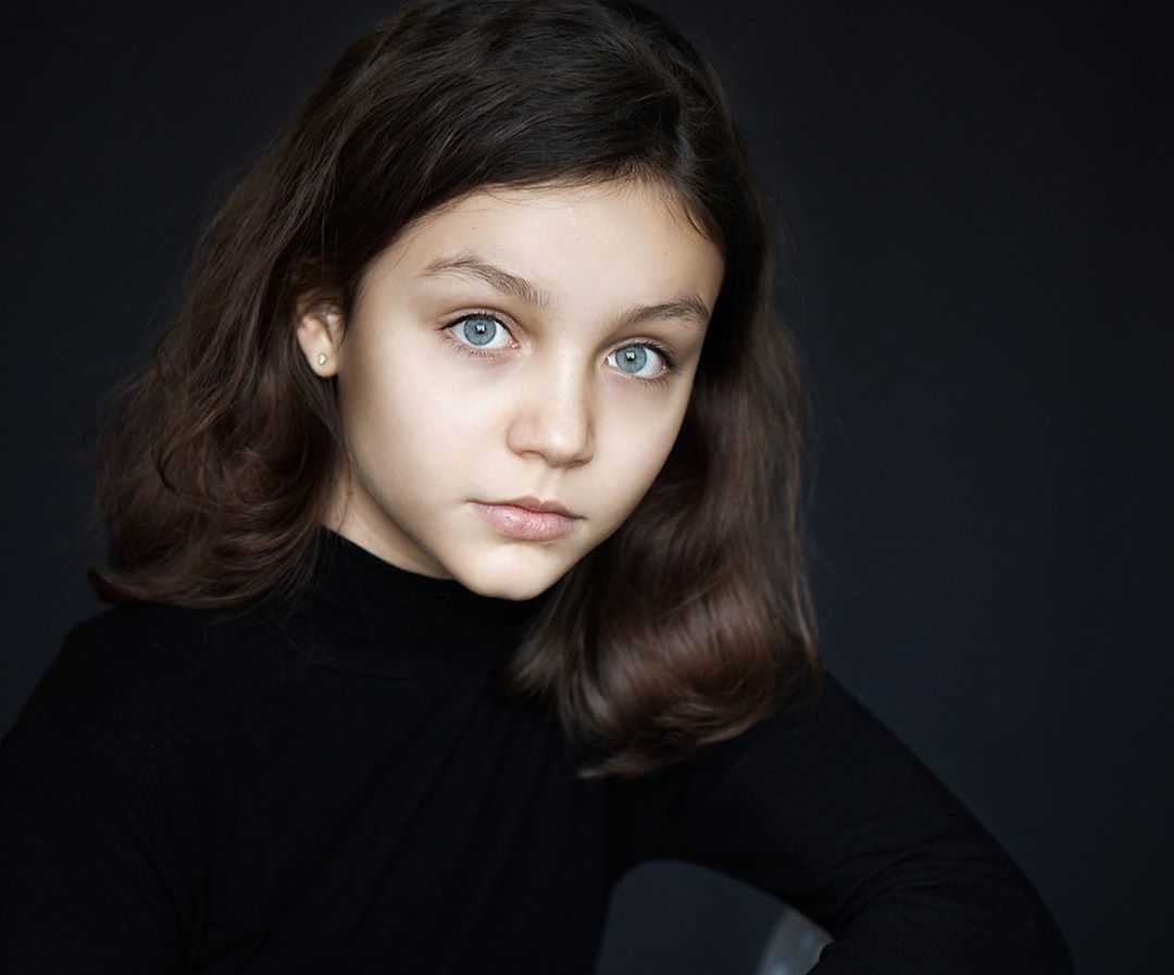 Ева Шевченко-Головко – талантливая, востребованная юная украинская актриса Несмотря на юный возраст, Ева уже снялась более чем в 30 разножанровых кинопроектах