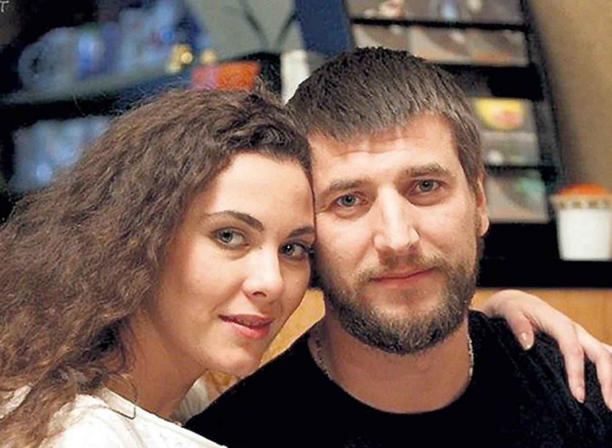 Александр устюгов с женой: фото