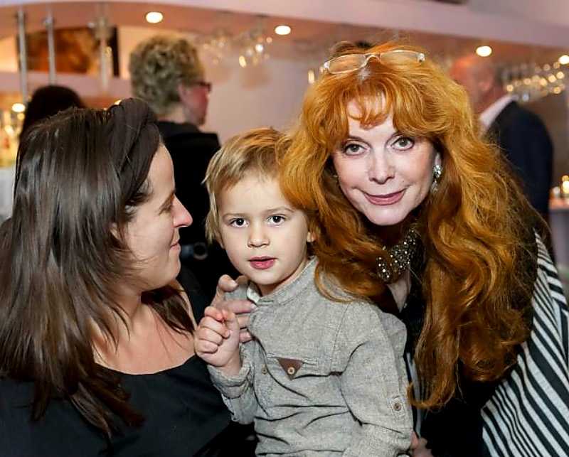 Клара новикова с семьей фото